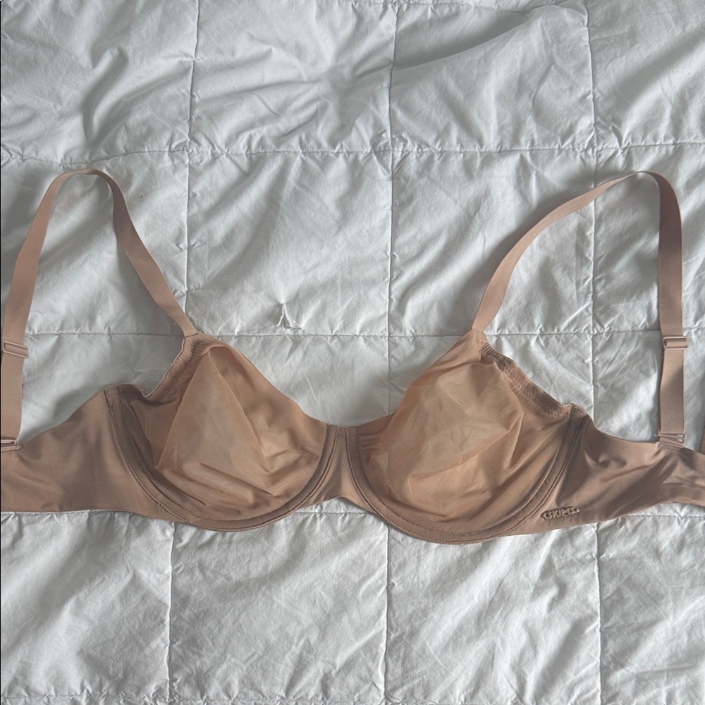 Skims no show unlined Demi bra